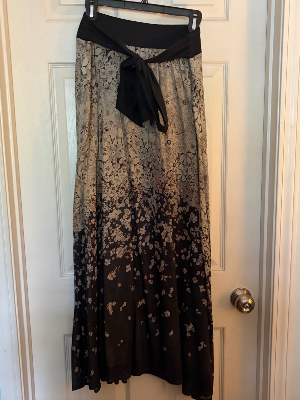 Anthropologie - Floral Ombre Maxi Skirt with Tie Waist - Black & Gray - SZ M